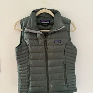 Patagonia green puffy Vest